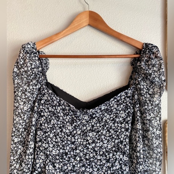 Astr The Label Puffed Sleeve Ruched Black & White Floral Mini Dress Size XS N5 - Picture 5 of 8